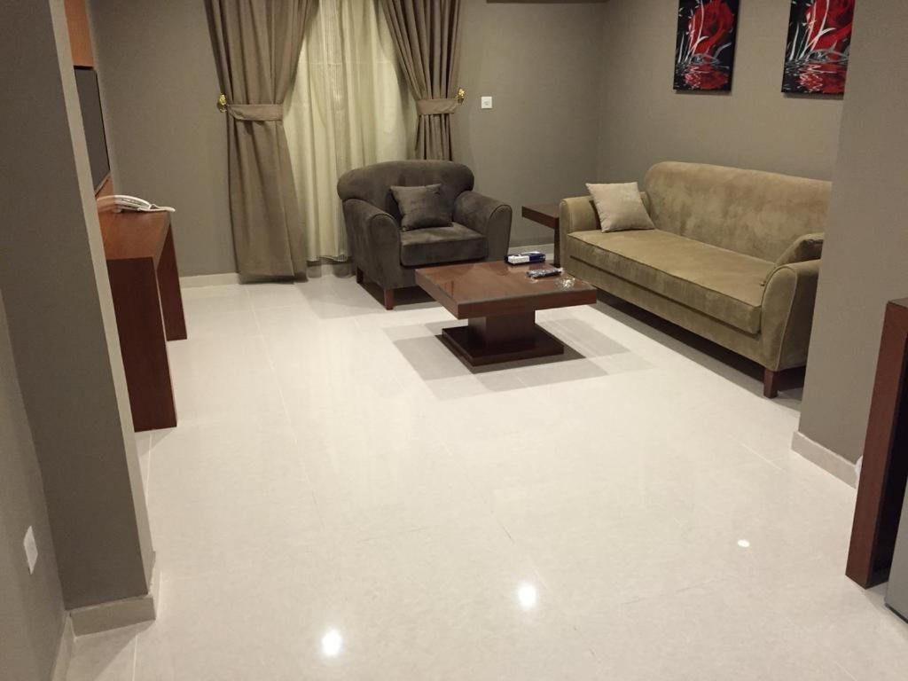Ashbonh Hotel Suites Riyadh Bagian luar foto